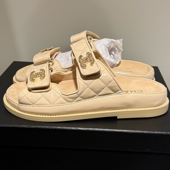 CHANEL Beige Sandals with Gold CC Logo - Picture 2 of 10